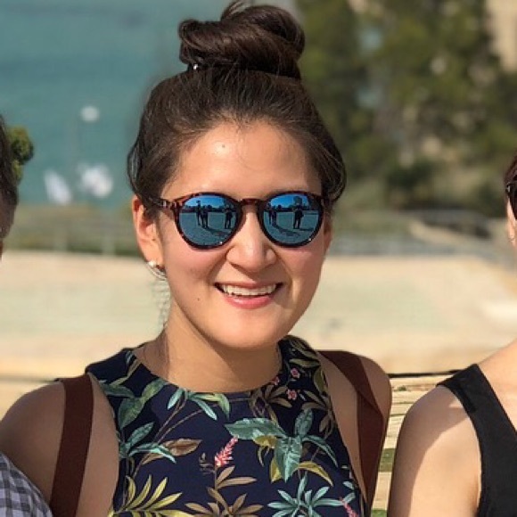 Meet your Posher, Kim - Picture 1 of 1